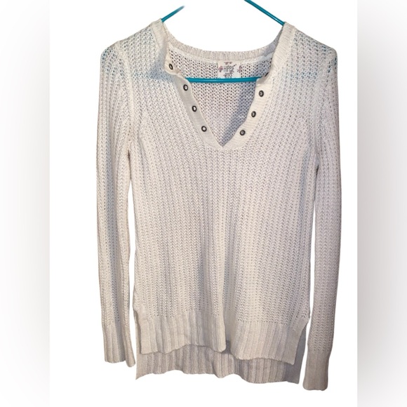 Hippie Rose Tops - Hippie Rose V-neck henley sweater with a waffle design. Size small